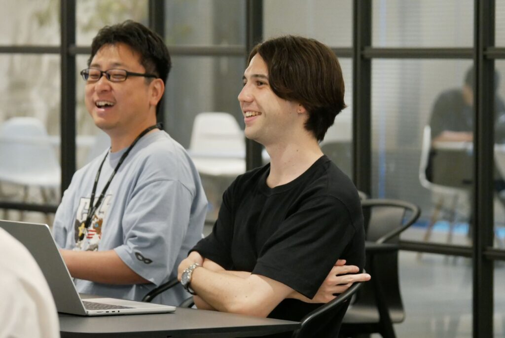 生成AIハッカソンの思い出を語るレバレジーズブライソンさん